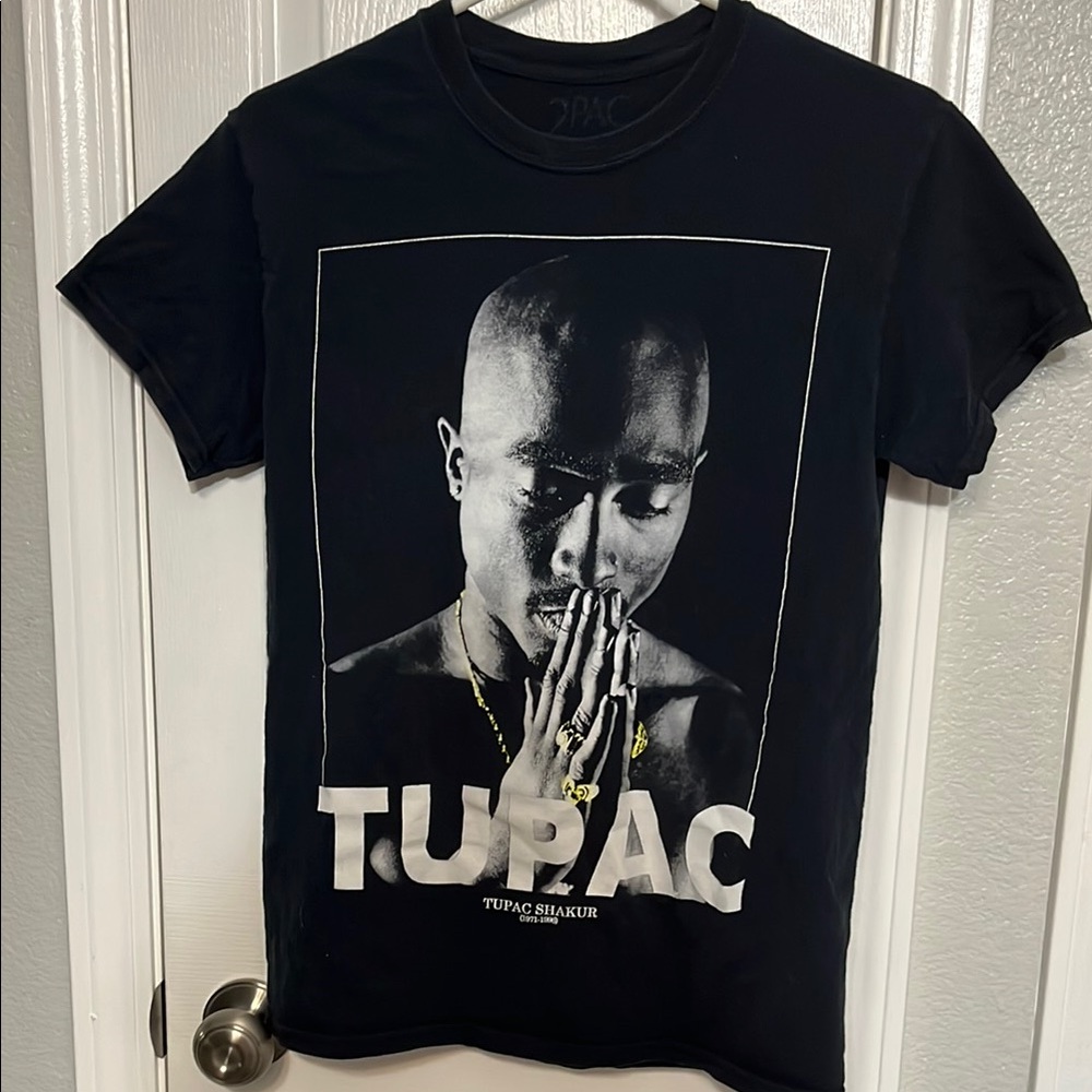 Black Tupac Graphic T-Shirt small